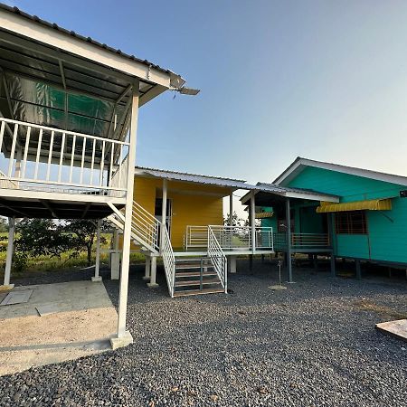 Homestay Denai Harummanis S4 Simpang Empat  Eksteriør bilde